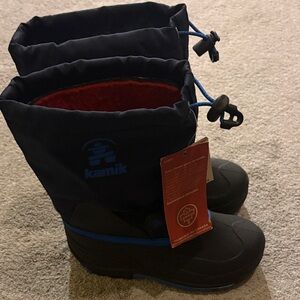 Kamik Navy and Blue Kids' Insulated Snow Boots with Red Lining- NWT
